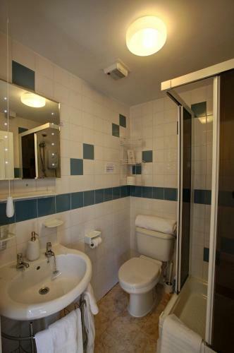 Hostal Rebleen Guest House