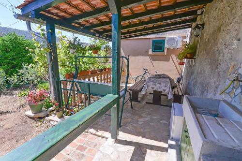 Apartment In Veli Losinj 14995