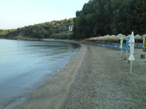 Villa Beachfront Home For 8, Kalifteri Beach, Afissos