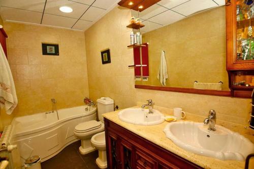 Arenales Great Home With Ac, Pool And Barbecue