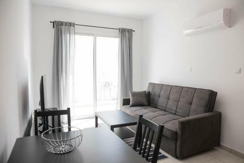 Renovated One Bedroom Apartment In Paphos With Pool