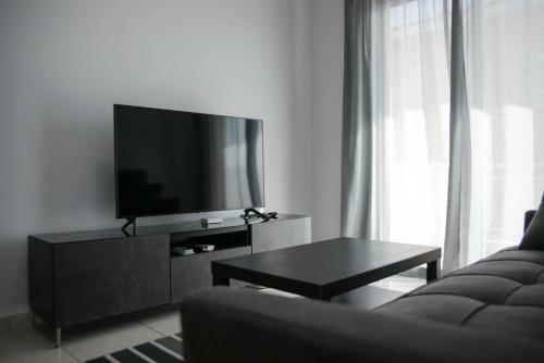 Renovated One Bedroom Apartment In Paphos With Pool