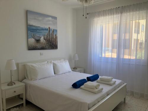 Kings Palace - Modern And Stylish Pool Facing Apartment