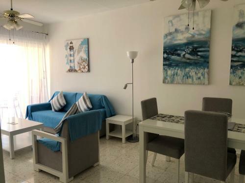 Kings Palace - Modern And Stylish Pool Facing Apartment