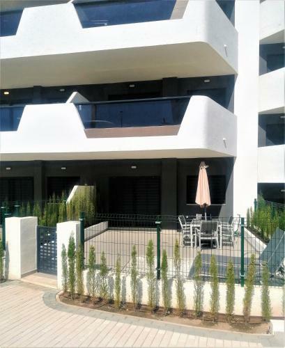 Cosy Ground Floor Apartment With Direct Access To The Pool