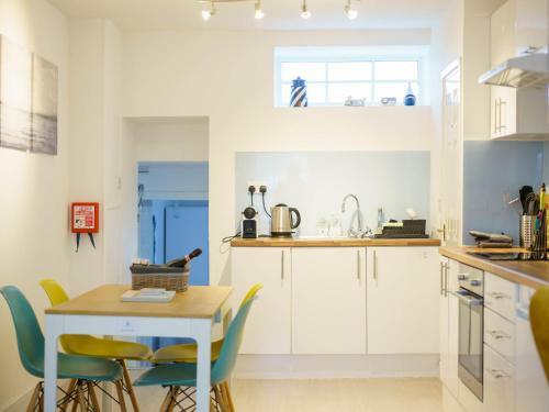 Apartamento Pass The Keys Modern 2 Bed Flat Overlooking Aberaeron Harbour
