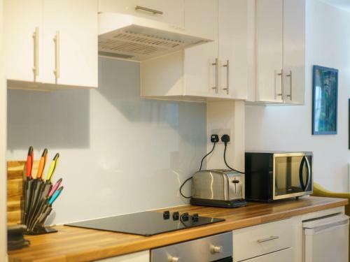 Apartamento Pass The Keys Modern 2 Bed Flat Overlooking Aberaeron Harbour