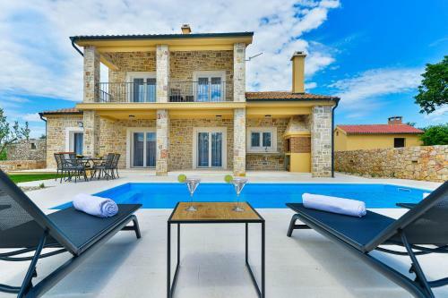 Luxury Stone Villa Banovi With Pool