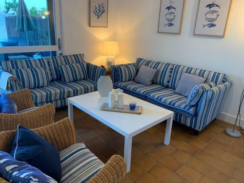 Villa En Pasito Blanco Con Piscina Y Jardin