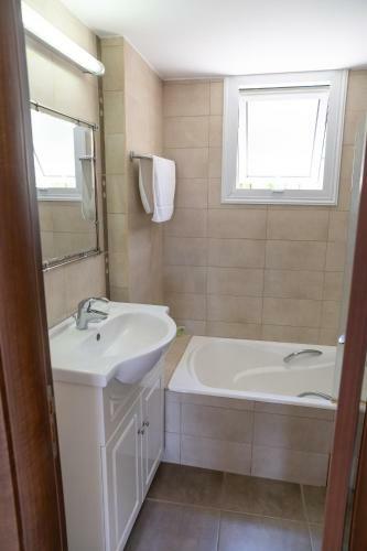 Fig Tree Villa Ekaterina 3 Bdrm