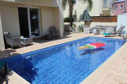 Elina Villa Near The Sea
