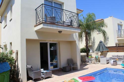 Elina Villa Near The Sea