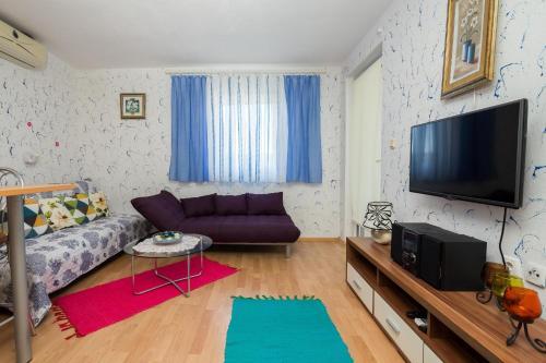 Apartamento A4 - Modern Apt W Terrace 3 Min Walk To Beach