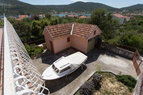 Apartments With A Parking Space Vinisce, Trogir - 18073