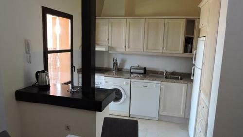 Hl025 Luxury 3 Bedroom Villa With Community Pool