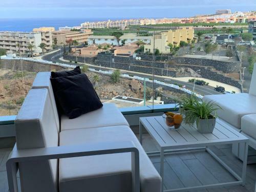 3 Bedroom Apartment With Sea View 8th Floor