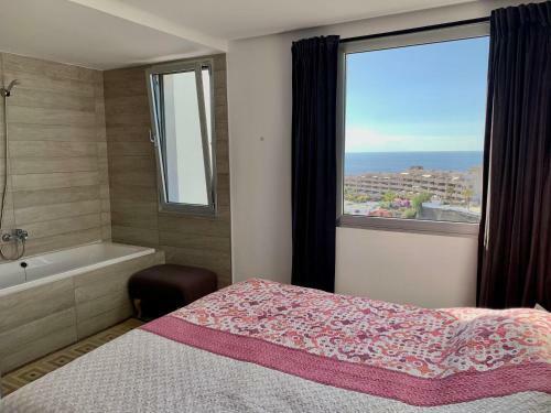3 Bedroom Apartment With Sea View 8th Floor
