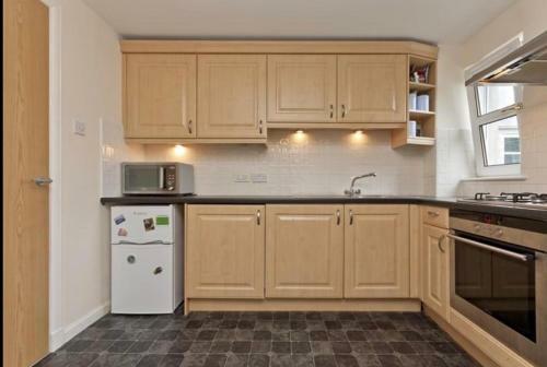 Apartamento Spacious 2bed Flat W/private Parking