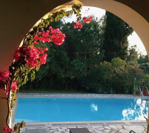 Gastouri Villa Pascalia With Pool And Views