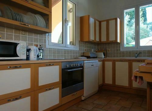 Gastouri Villa Pascalia With Pool And Views