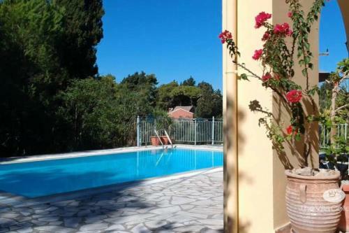 Gastouri Villa Pascalia With Pool And Views