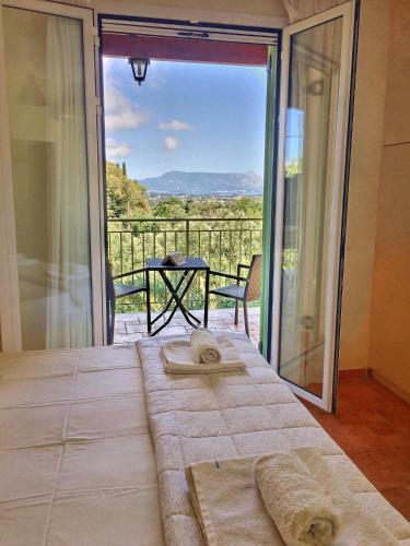 Gastouri Villa Pascalia With Pool And Views