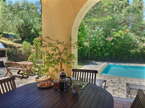 Gastouri Villa Pascalia With Pool And Views