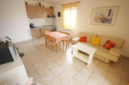 Apartments By The Sea Vir - 18514