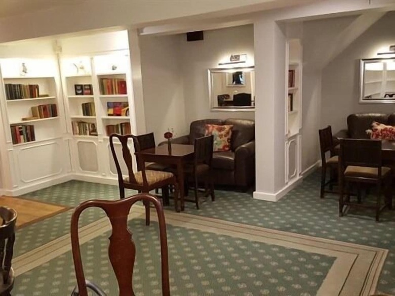 Apple Tree Hotel