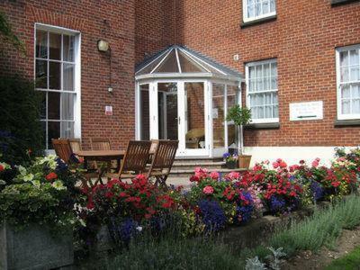Lysses House Hotel