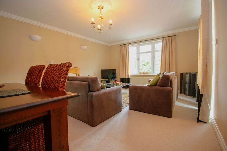 Turnberry Apartments