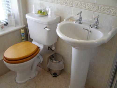 Anton Guest House Bed And Breakfast