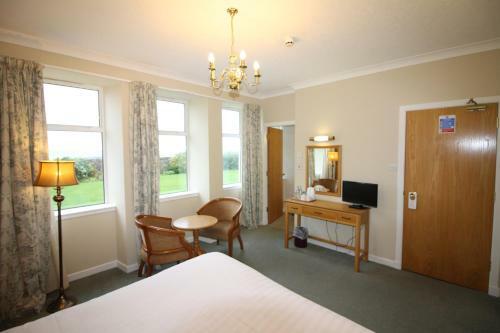 Parkstone Hotel