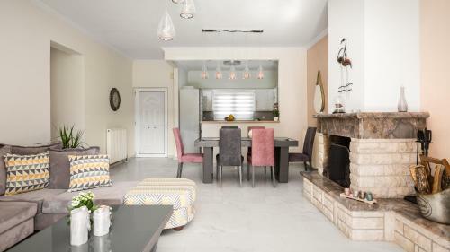 Angelo's Spacious Apartment Near Corfu Town