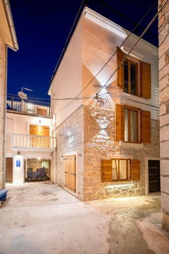 Apartamentos Heritage Residence In Center With Pool