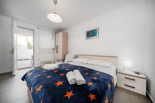 Apartments By The Sea Vodice - 16804