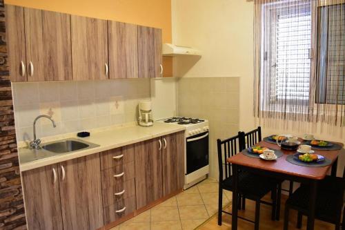 Apartments With A Parking Space Vrsi - Mulo, Zadar - 18164