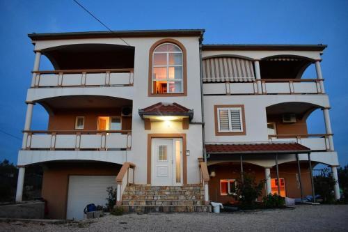 Apartments With A Parking Space Vrsi - Mulo, Zadar - 18164