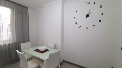 White Apartament Airport