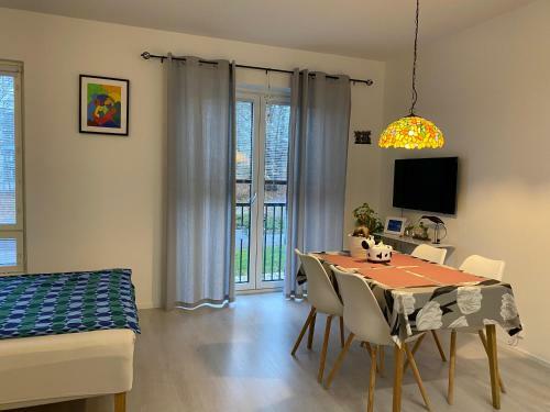 Stylished And Bright Studio Apartment