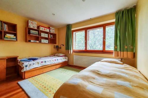Quiet, Spacious House Near The Center (5 Min)