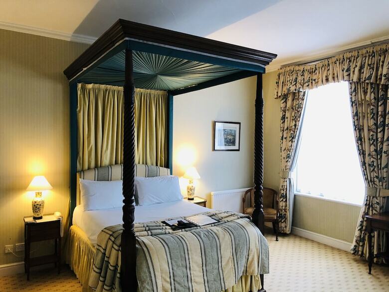 Brook Whipper-in Hotel