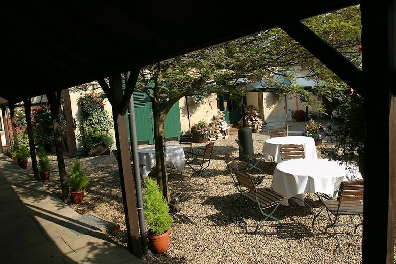 Brook Whipper-in Hotel