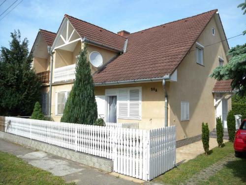 Apartments In Balatonkeresztur 37924