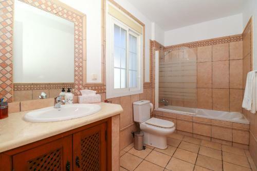4 Br House In Benahavis Centre, Costa Del Sol