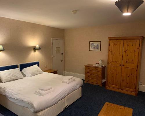 Yelf's Hotel