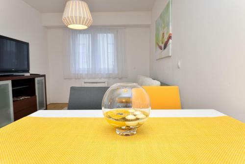 Apartment Sweet Corner
