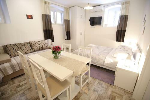 Studio Apartment Laura
