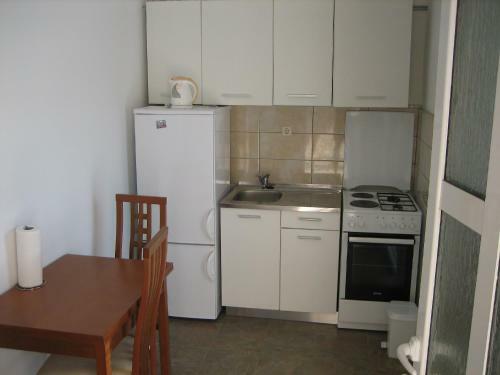 Tihi Apartman