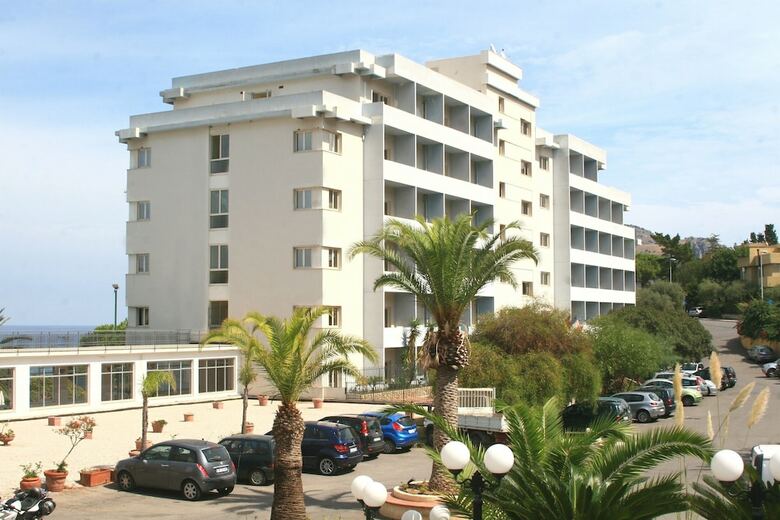 Hotel Santa Lucia And Le Sabbie D Oro